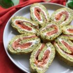 Roulé de courgettes au fromage et au saumon recette facile