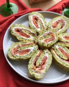 Roulé de courgettes au fromage et au saumon recette facile