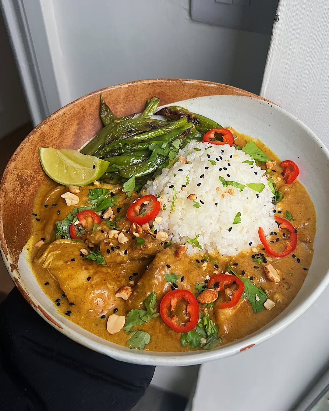 Curry de poulet au lait de coco et cacahuète - étapes de préparation