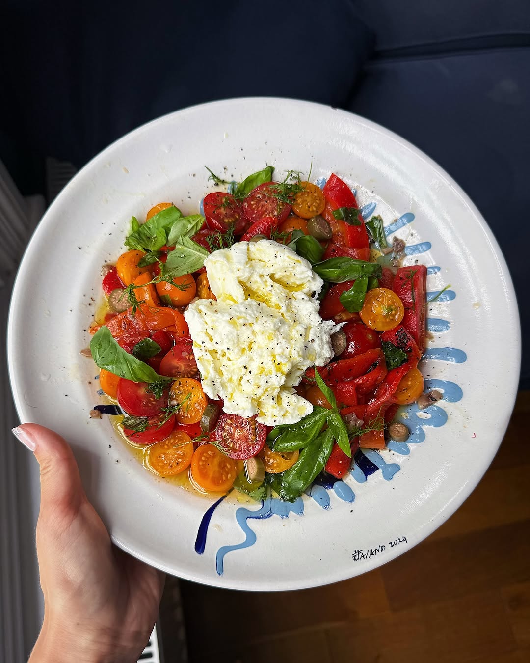 Salade de tomates à la burrata méditerranéenne recette facile