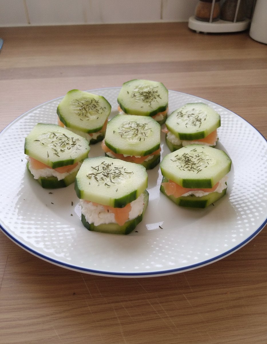Mini sandwich au concombre, saumon et fromage frais recette facile
